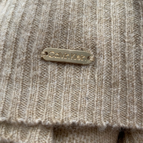 Calvin Klein Pullover Sweater - Picture 2 of 5